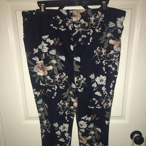 Floral maternity pants